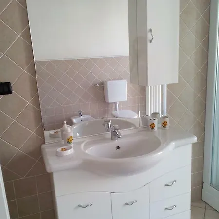 Vicino Ospedale A 30 Metri Dalla Via Pedonale Apartmán